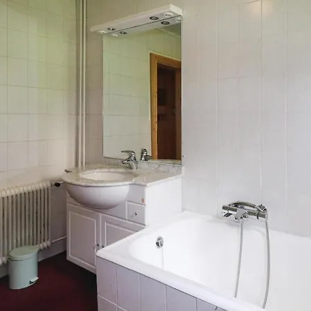 Lägenhet Nice In W/ Sauna And 5 Bedrooms